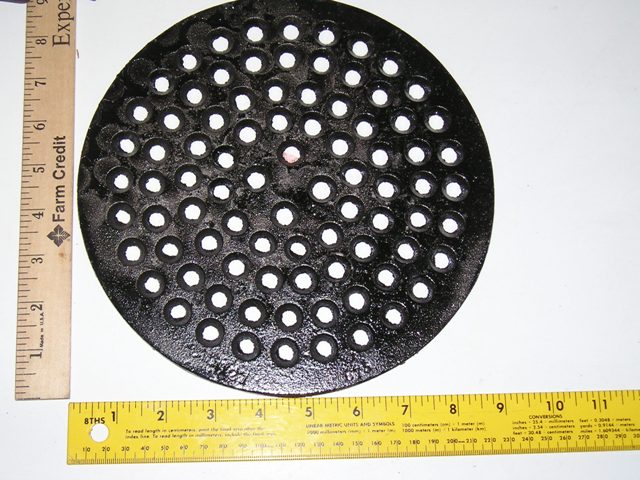 DG128 10" round cast iron cover